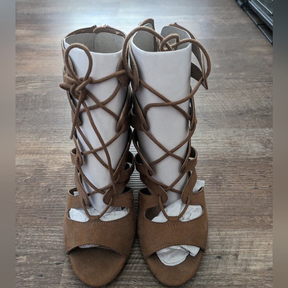 Indigo rd size 8 heels